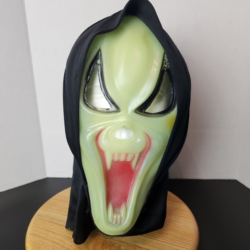 Spooky Green Demon Scream Vampire Mask with Black Hood Glow - Picture 3 of 10